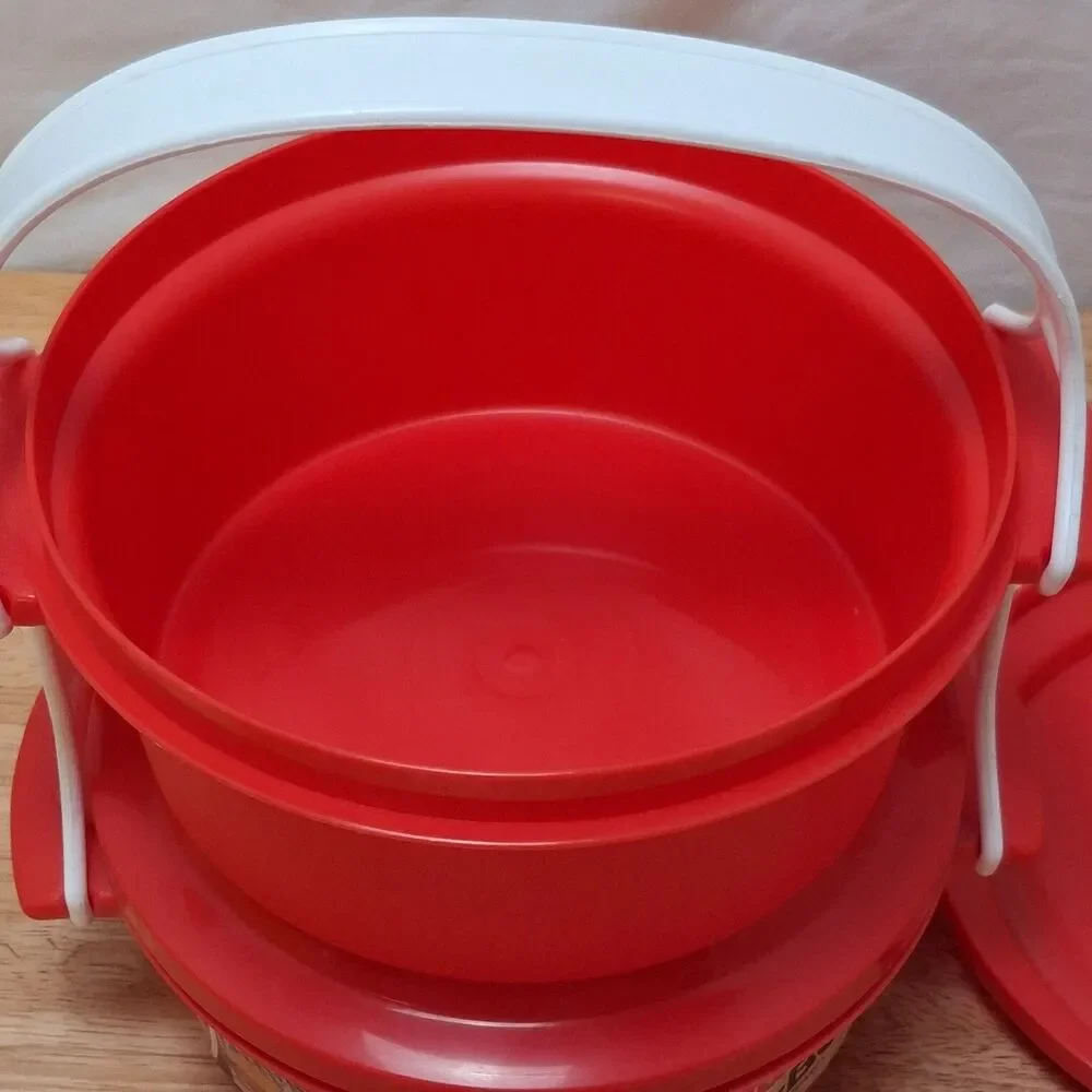 Vintage Superseal TRAV-L-BOWL Plastic 2 Quart Each Kitchen Storage Container Red